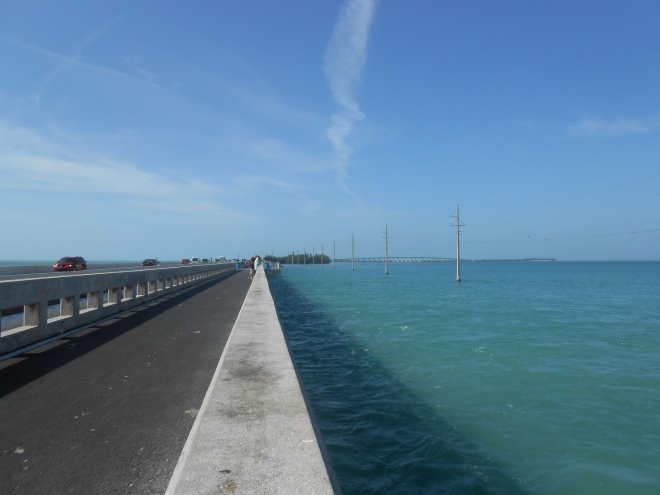 Estrada rumo a Key West, Flórida, 2014, por LP.